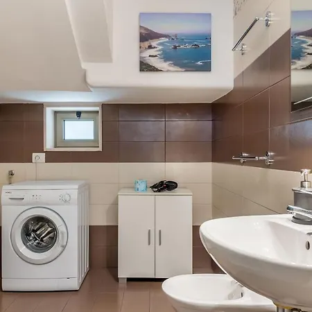 Your House 1 Pensjonat 4*